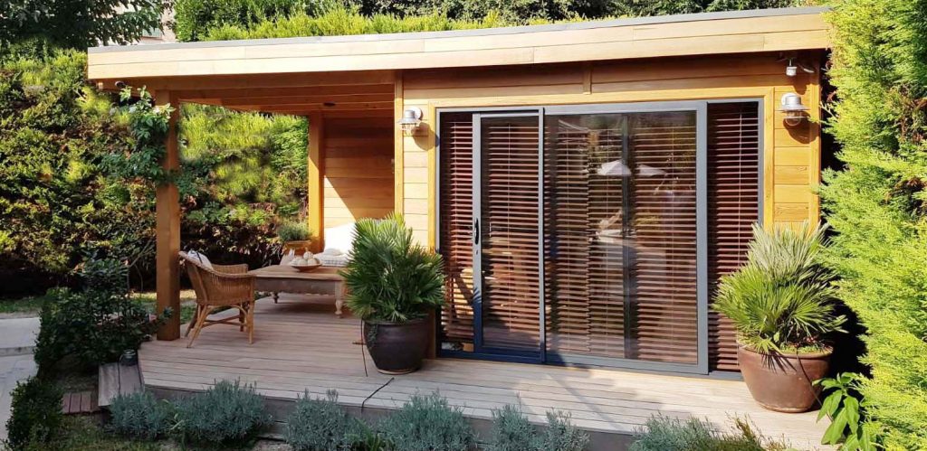 Chambre d’ami dans le jardin